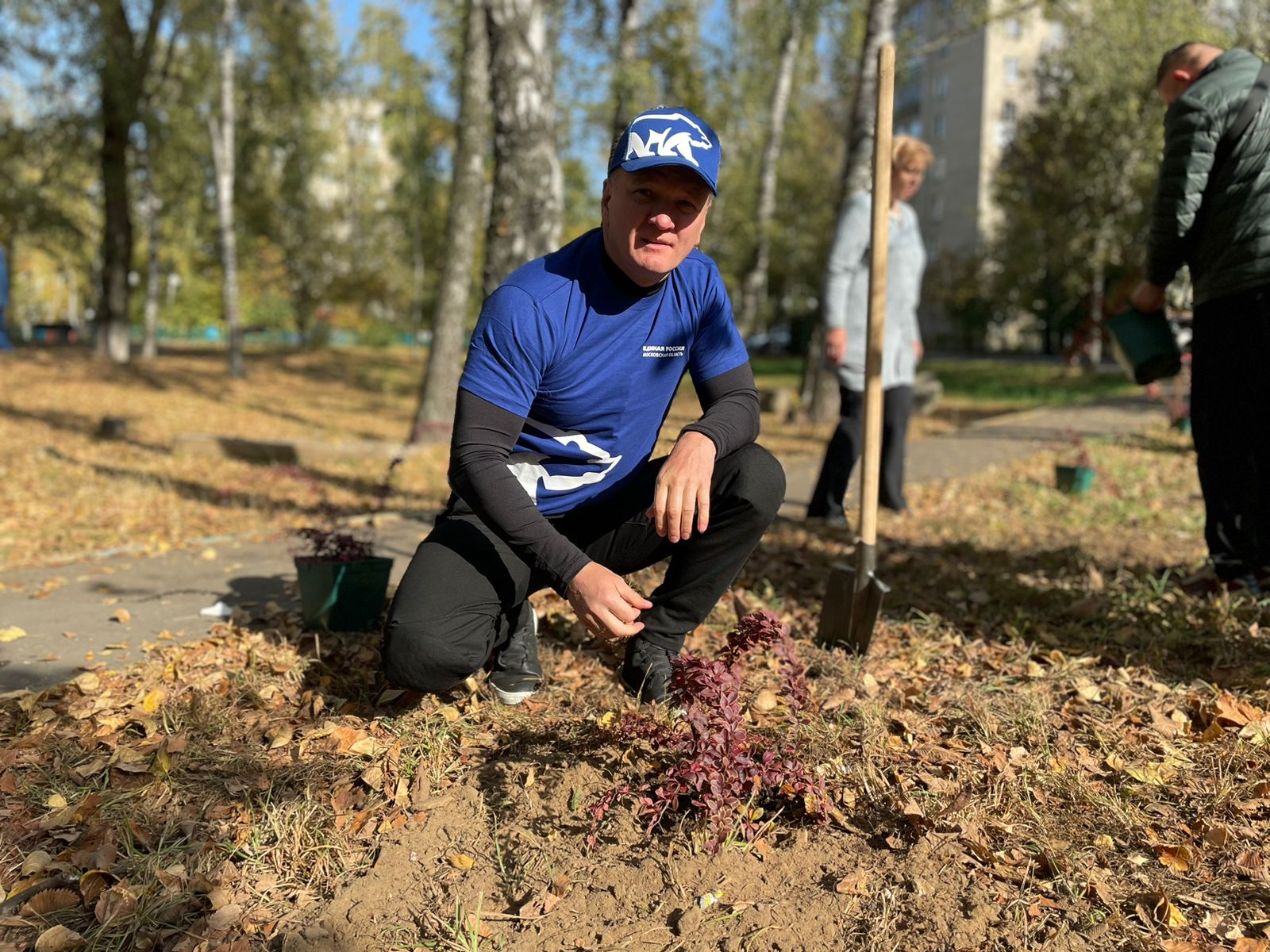 Дмитрий Дениско принял участие в экологической акции в Люберцах |  02.10.2023 | Люберцы - БезФормата